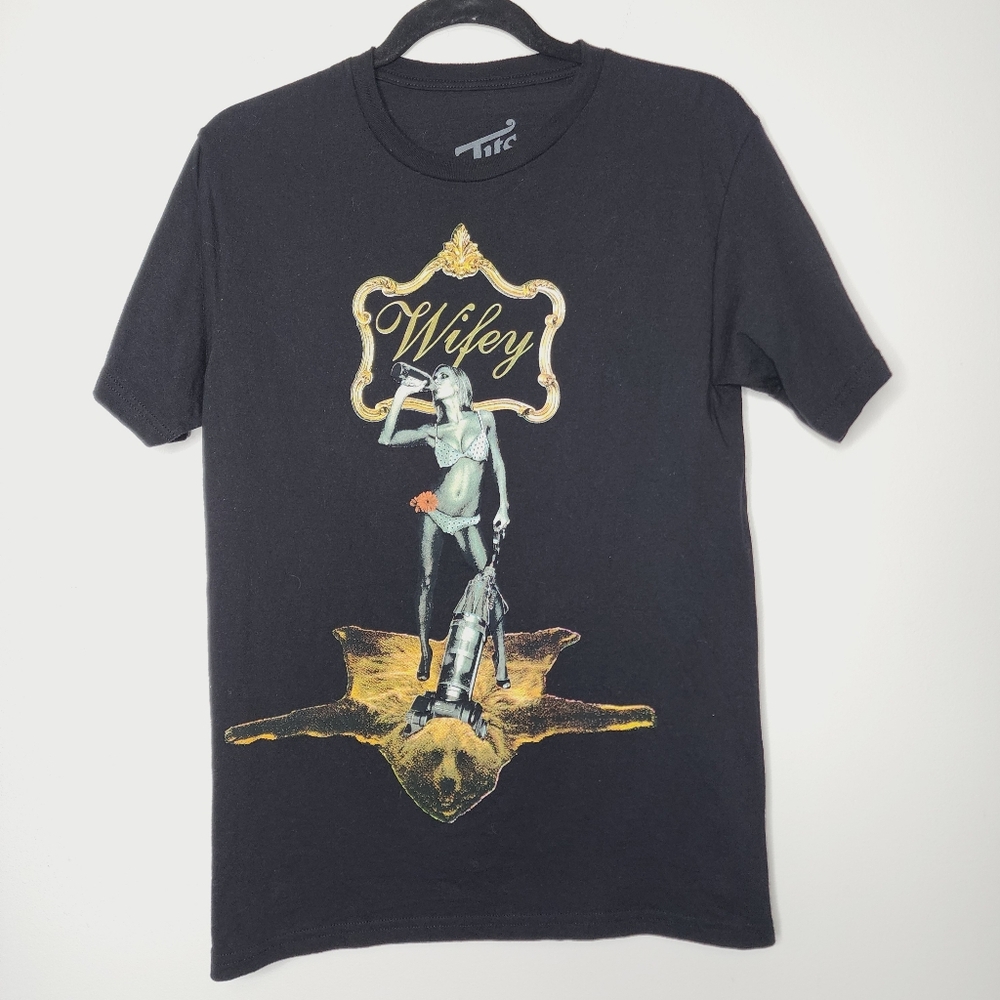 Two‎ in the shirt "WIFEY" black tee mens S
